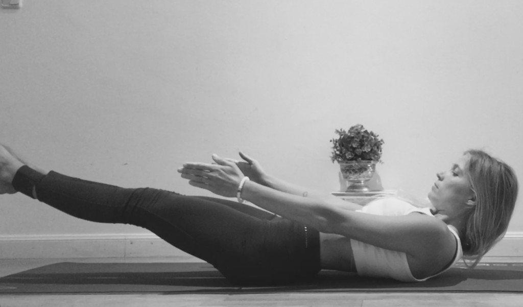 ardha navasana