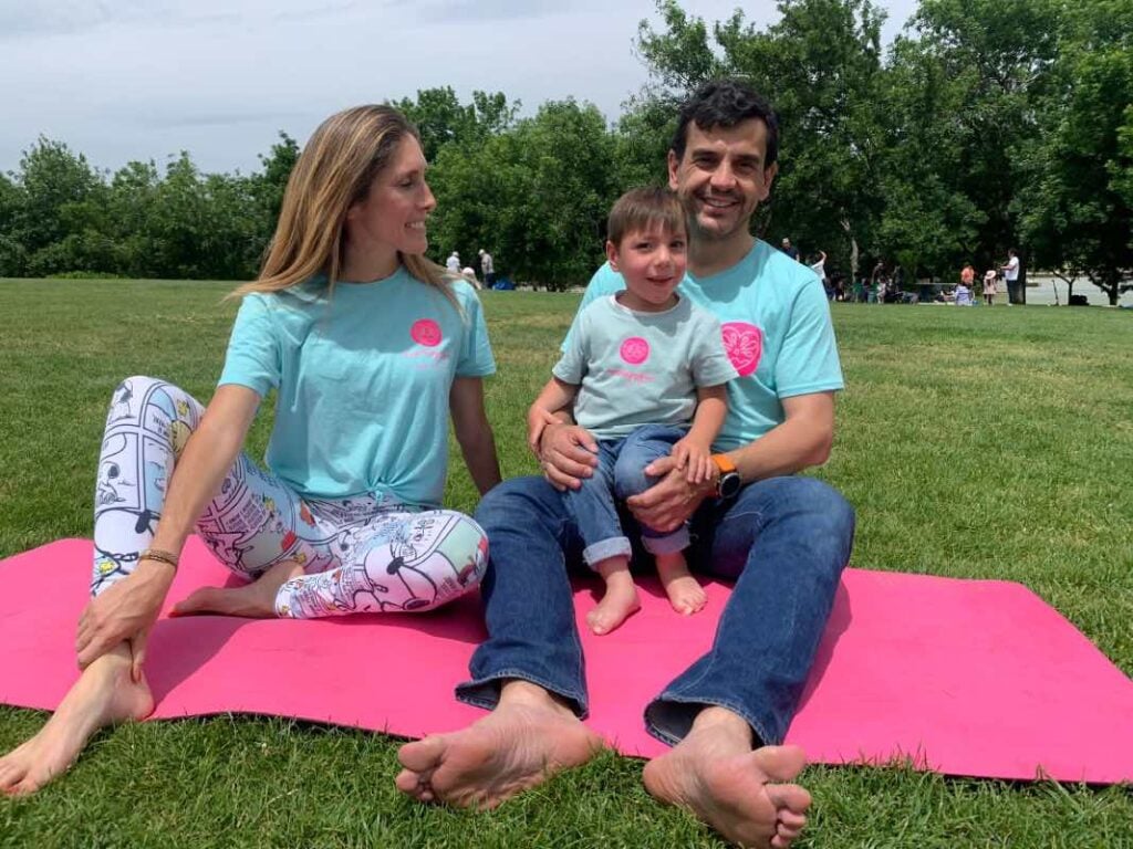 familias que practican yoga