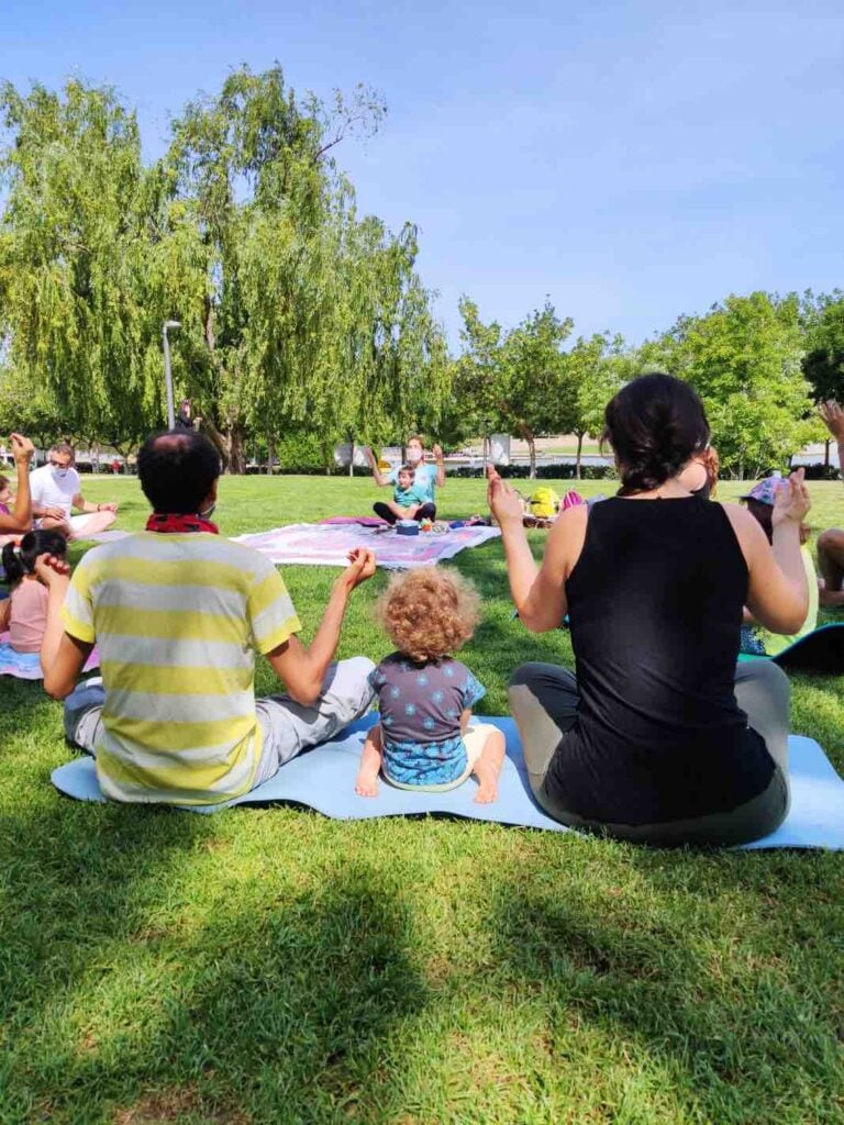 actividades para disfrutar del yoga con niños