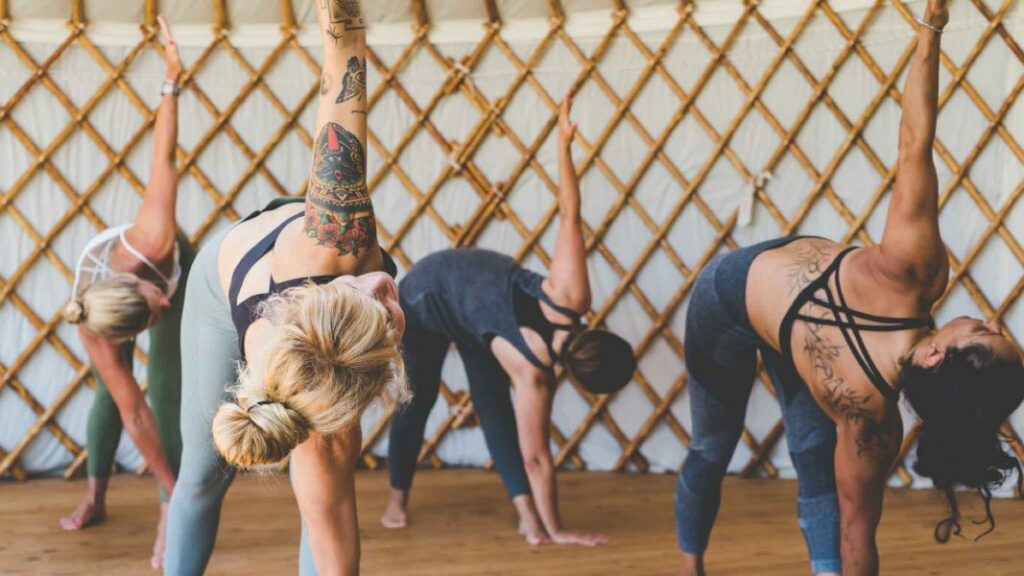 hatha yoga para principiantes: posturas fáciles de iniciación al yoga