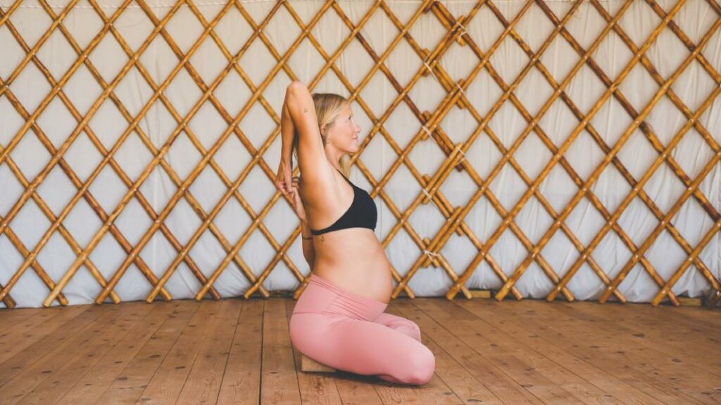 todo sobre niyama en yoga, uno de los ocho pasos del yoga
