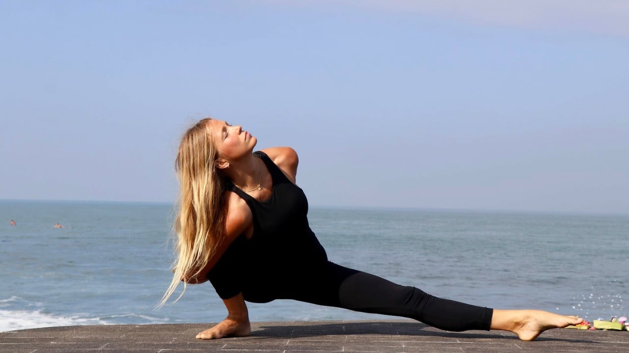 Skandasana - postura del dios de la guerra o surfers lunge